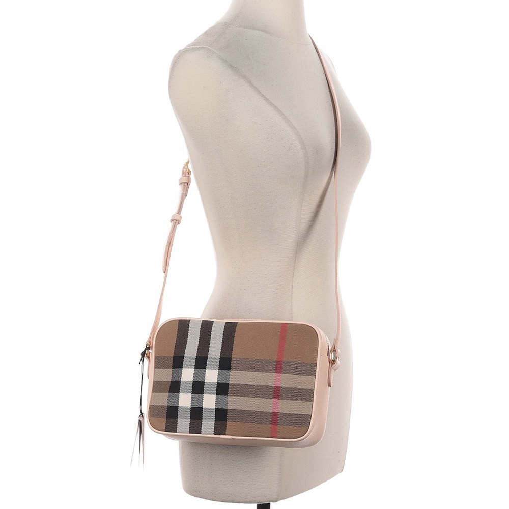 Burberry NWT Pale Cameo Camera Bag - Picture 2 of 5